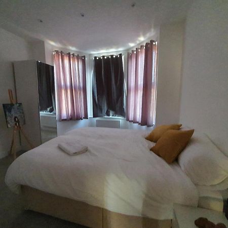 Marble House Apartment Edgware Exterior photo